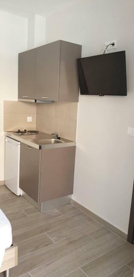Chriselia 1 Apartman Néa Róda Kültér fotó