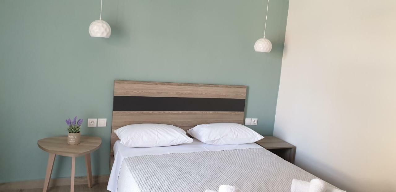Chriselia 1 Apartman Néa Róda Kültér fotó